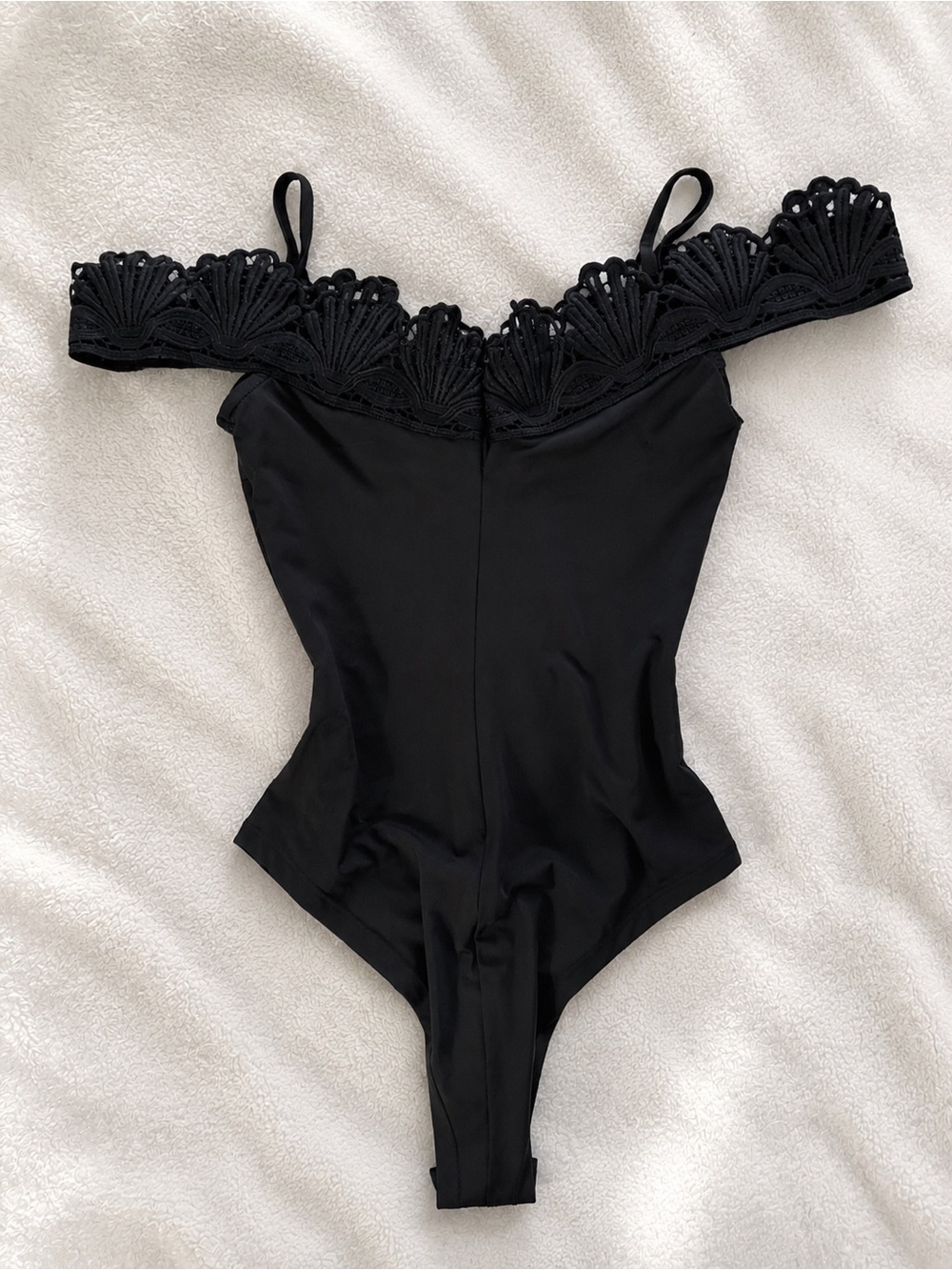Vera & Lucy Lace Off Shoulder Bodysuit • S • Coquette Y2K